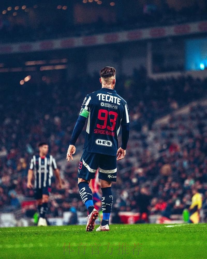 墨媒:拉莫斯与蒙特雷签1年 税后年薪400万+奖金 墨媒:拉莫斯与蒙特雷签1年 税后年薪400万+奖金